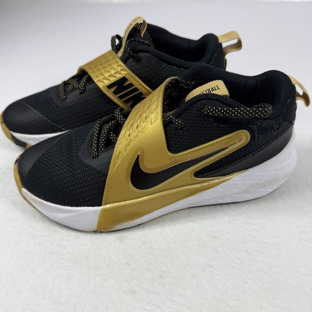Nike Team Hustle D 12 Black Gold Size 5.5Y Kids Basketball Shoes CW6735-006